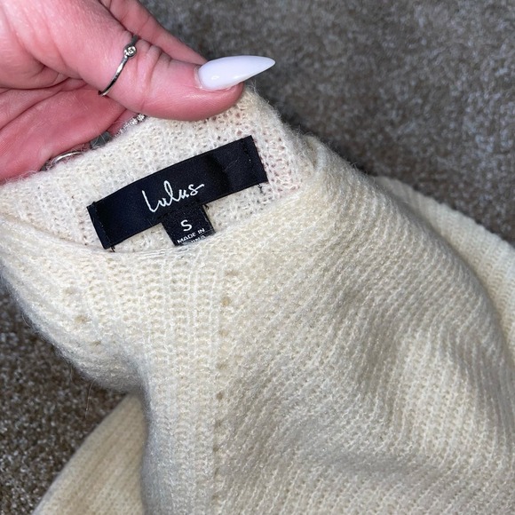 LuLus sweater off white vanilla asymmetrical lightweight knit drop sleeve SZ SM - Picture 9 of 9